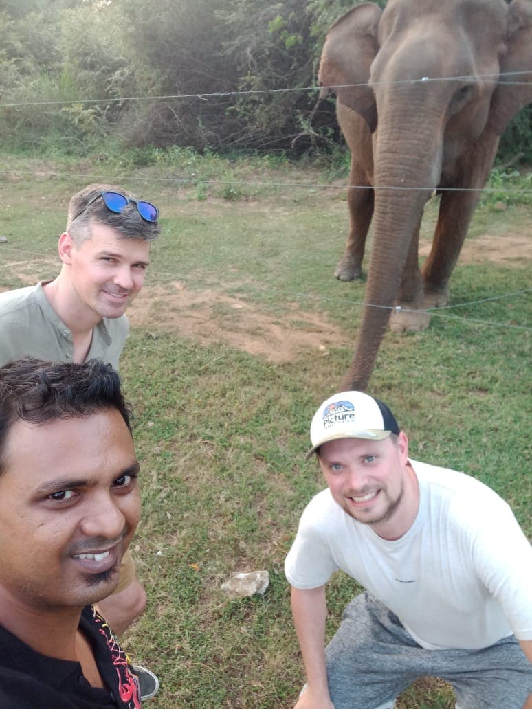 Customers - Image 16